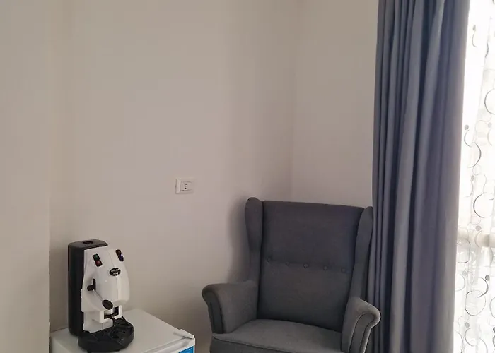 Enjoy Ruins And Church Помпеї