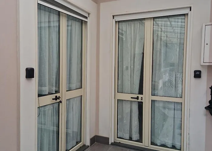 Дерев'яний котедж Enjoy Ruins And Church