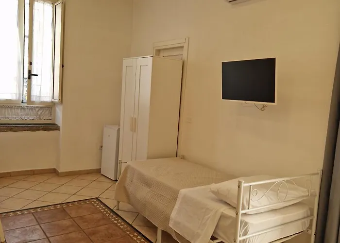 Enjoy Ruins And Church Помпеї