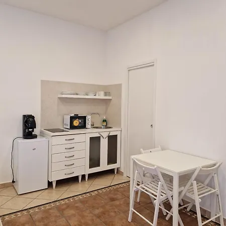 Enjoy Ruins And Church 山林小屋 *