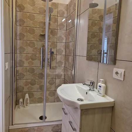 Enjoy Ruins And Church 山林小屋 庞贝