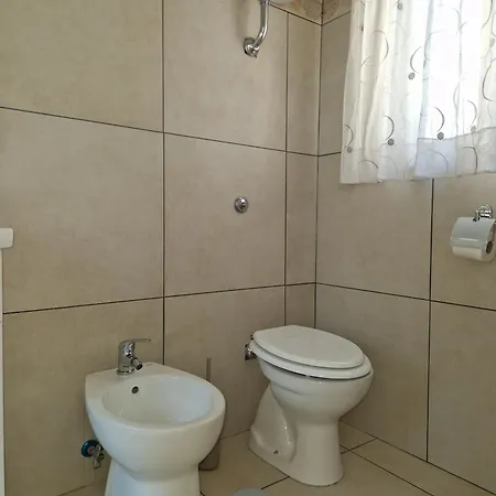 Enjoy Ruins And Church 山林小屋 *