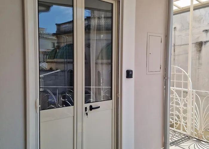 Enjoy Ruins And Church * Pompeji